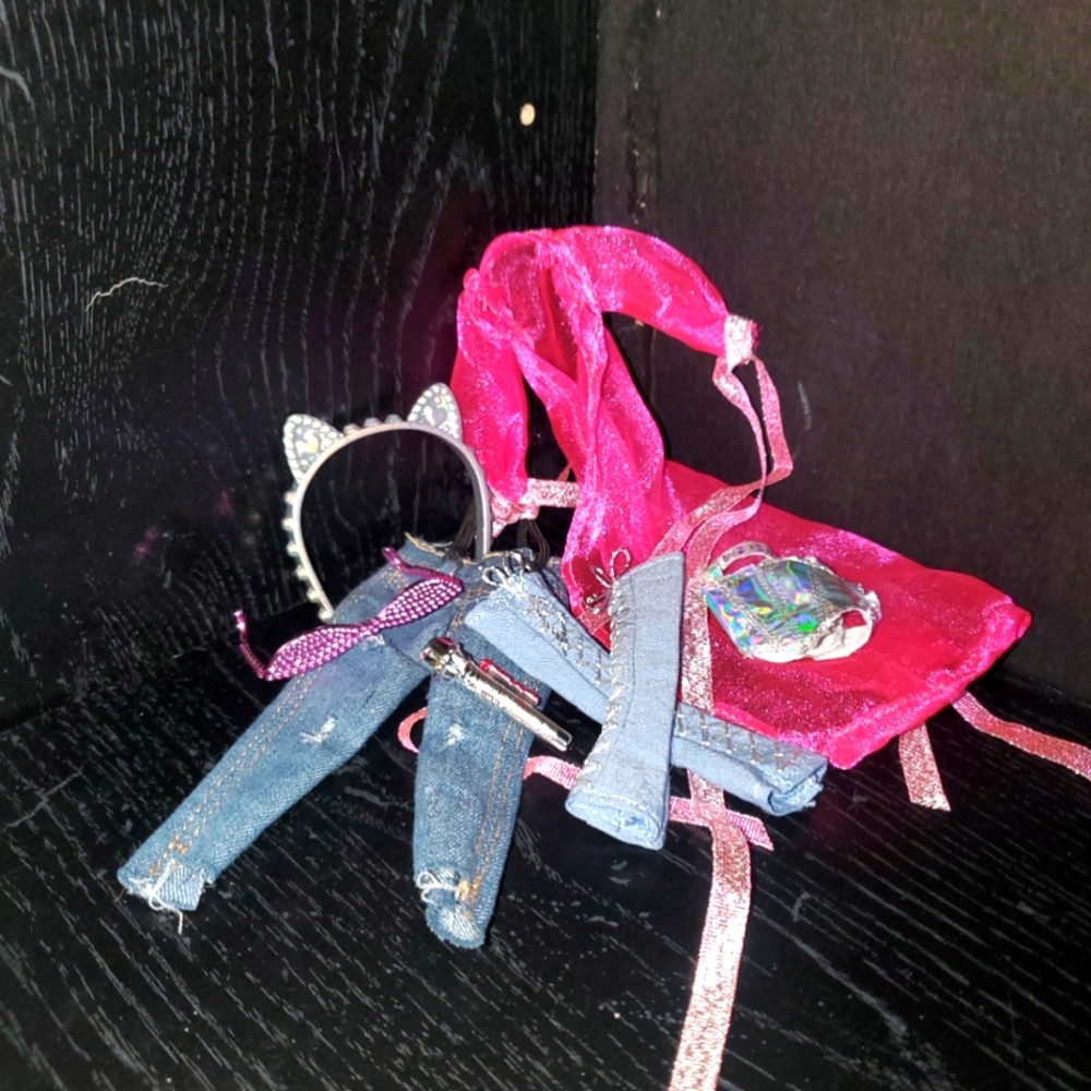 OMG ReMix Series Kitty K Fashion Doll REPLACEMENT clothes